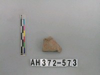 藏品(灰褐色細砂陶片)的圖片